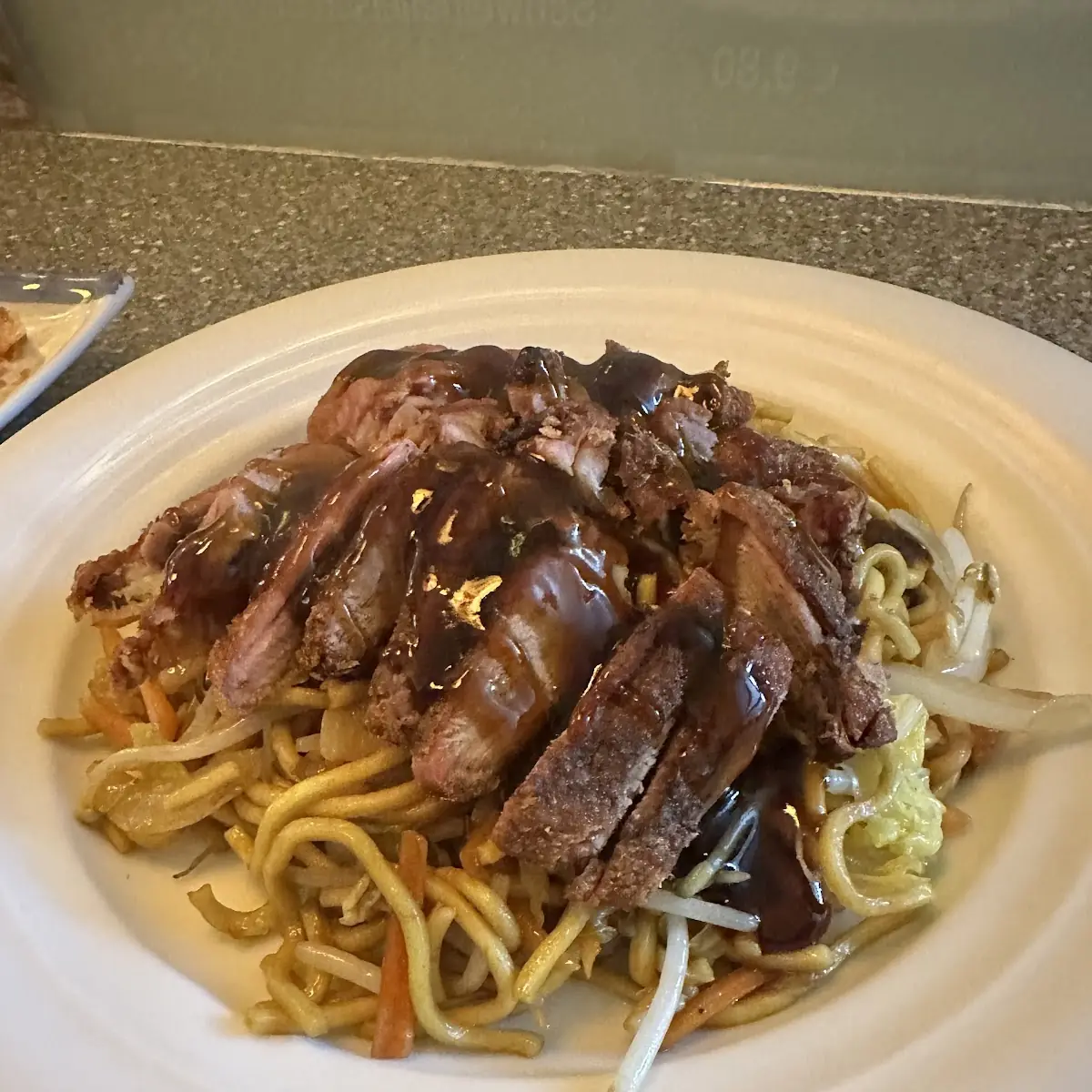 鴨肉炒麵